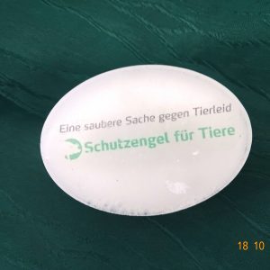 Vegane, ovale Glycerin-Seife mit unserem Logo